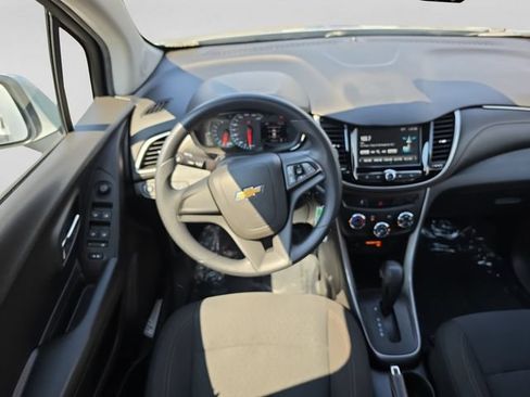 Used 2017 Chevrolet Trax LS AWD/4WD image 12