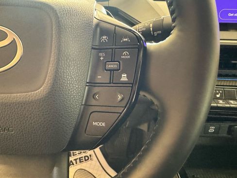 Used 2024 Toyota Prius XLE AWD/4WD image 14