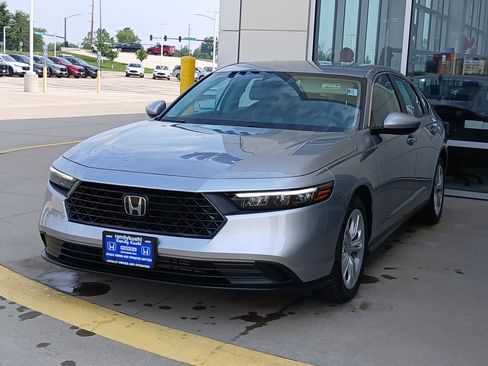 Used 2023 Honda Accord LX image 3