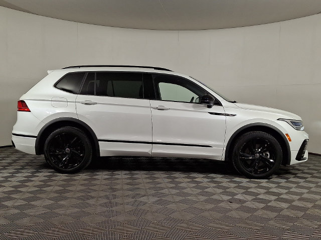 Used 2024 Volkswagen Tiguan SE R-Line FWD image 10