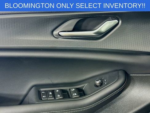 New 2025 Jeep Grand Cherokee L Laredo image 17