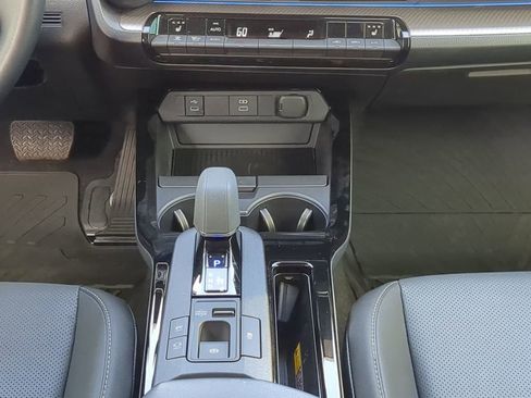 Used 2024 Toyota Prius XLE image 18