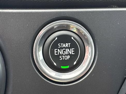 Used 2020 Chevrolet Blazer LT FWD image 38