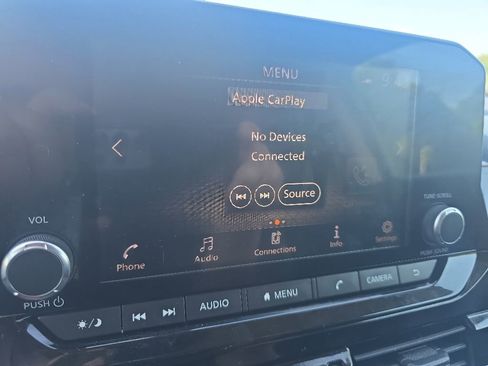 Used 2022 Nissan Pathfinder SV FWD image 19