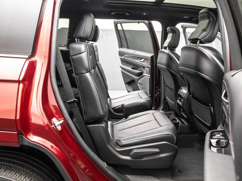 Used 2021 Jeep Grand Cherokee L Overland w/ Luxury Tech Group IV image 34