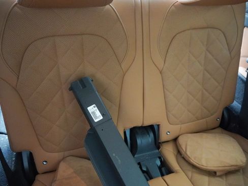 Used 2023 BMW X7 xDrive40i w/ Executive Package AWD/4WD image 40