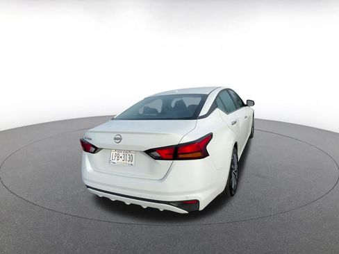 Used 2025 Nissan Altima 2.5 SV image 14