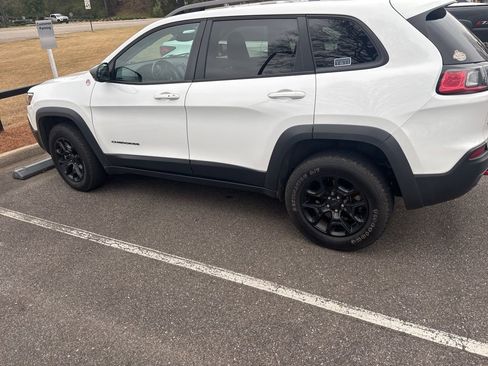 Used 2020 Jeep Cherokee Trailhawk w/ Cold Weather Group image 5