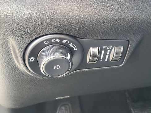 Used 2023 Jeep Compass Latitude w/ Convenience Group AWD/4WD image 10