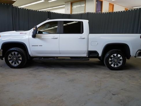Used 2024 Chevrolet Silverado 3500 LT w/ Convenience Package AWD/4WD image 4