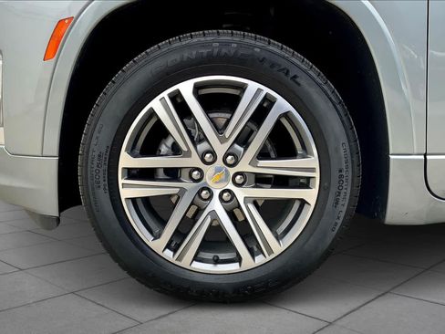 Used 2023 Chevrolet Traverse High Country w/ LPO, Floor Liner Package FWD image 11