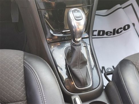 Used 2022 Buick Encore Preferred w/ Safety Package image 25