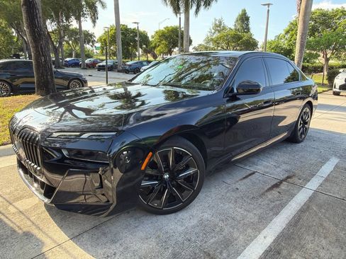 Used 2023 BMW i7 xDrive60 AWD/4WD image 1