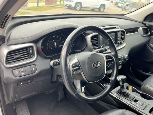 Used 2019 Kia Sorento EX image 10