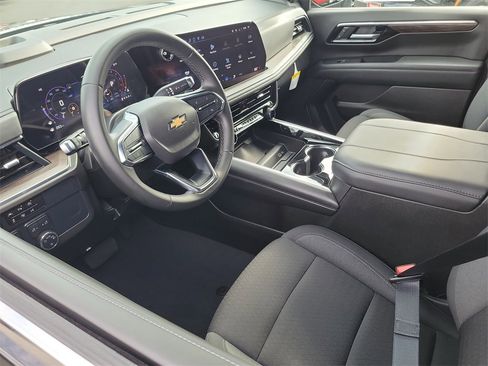 Certified 2025 Chevrolet Tahoe LS image 3