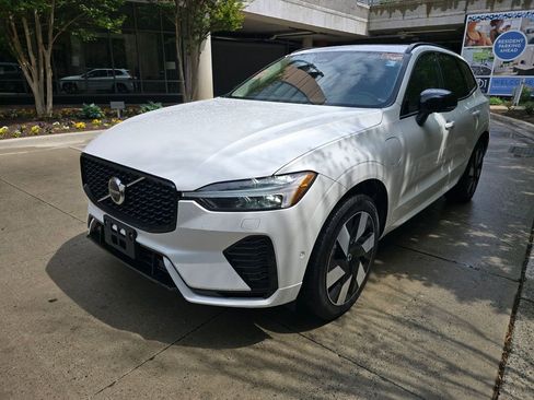 Certified 2024 Volvo XC60 T8 Plus w/ Protection Package Premier AWD/4WD image 25