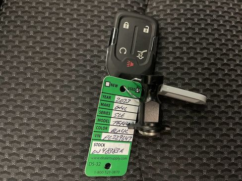 Used 2023 GMC Terrain SLE w/ Driver Convenience Package FWD image 27