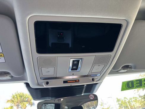 Certified 2025 Land Rover Discovery Sport S image 28