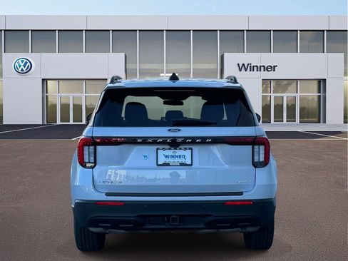 Used 2025 Ford Explorer Active image 4