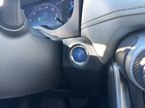 Used 2019 Toyota RAV4 Limited image 23