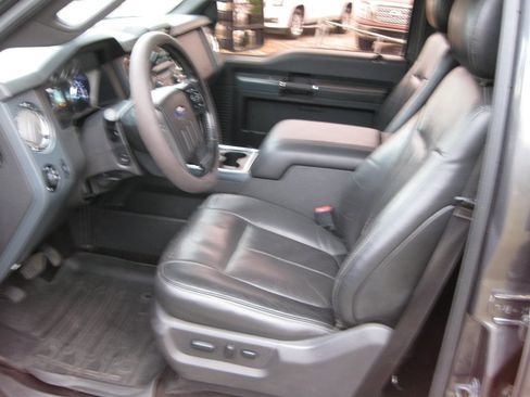 Used 2015 Ford F250 Lariat w/ Chrome Package image 14