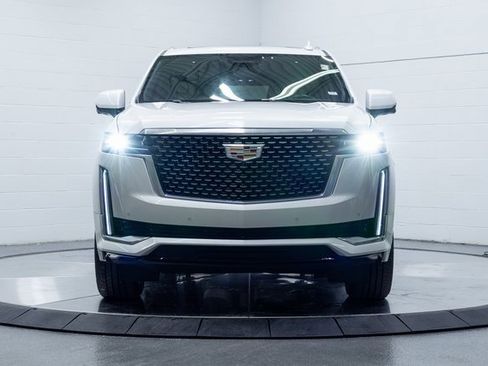 Used 2022 Cadillac Escalade Premium Luxury image 5