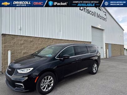 Used 2026 Chrysler Pacifica Limited