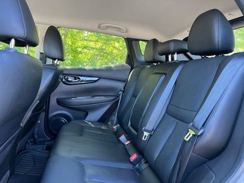 Used 2017 Nissan Rogue Sport SL AWD/4WD image 17