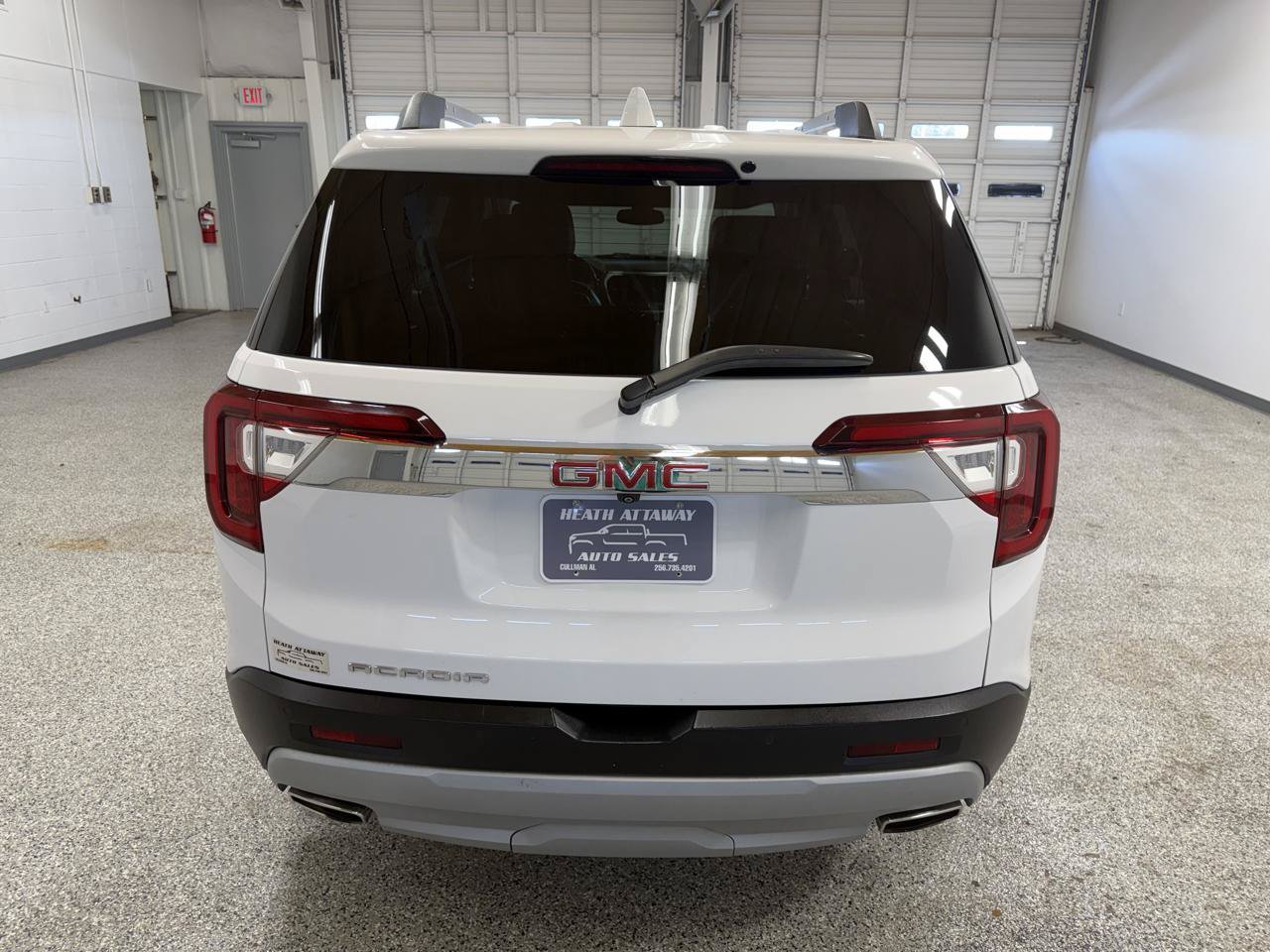 Used 2022 GMC Acadia SLT w/ Technology Package FWD image 6