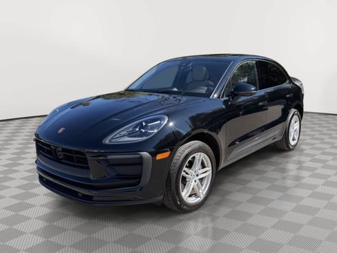 Used 2024 Porsche Macan AWD/4WD image 3