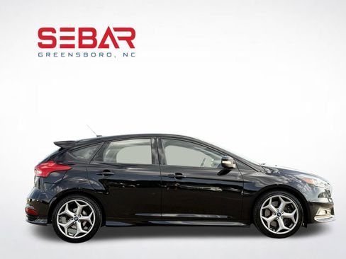 Used 2018 Ford Focus ST FWD image 8