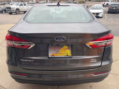 Used 2020 Ford Fusion SE image 5