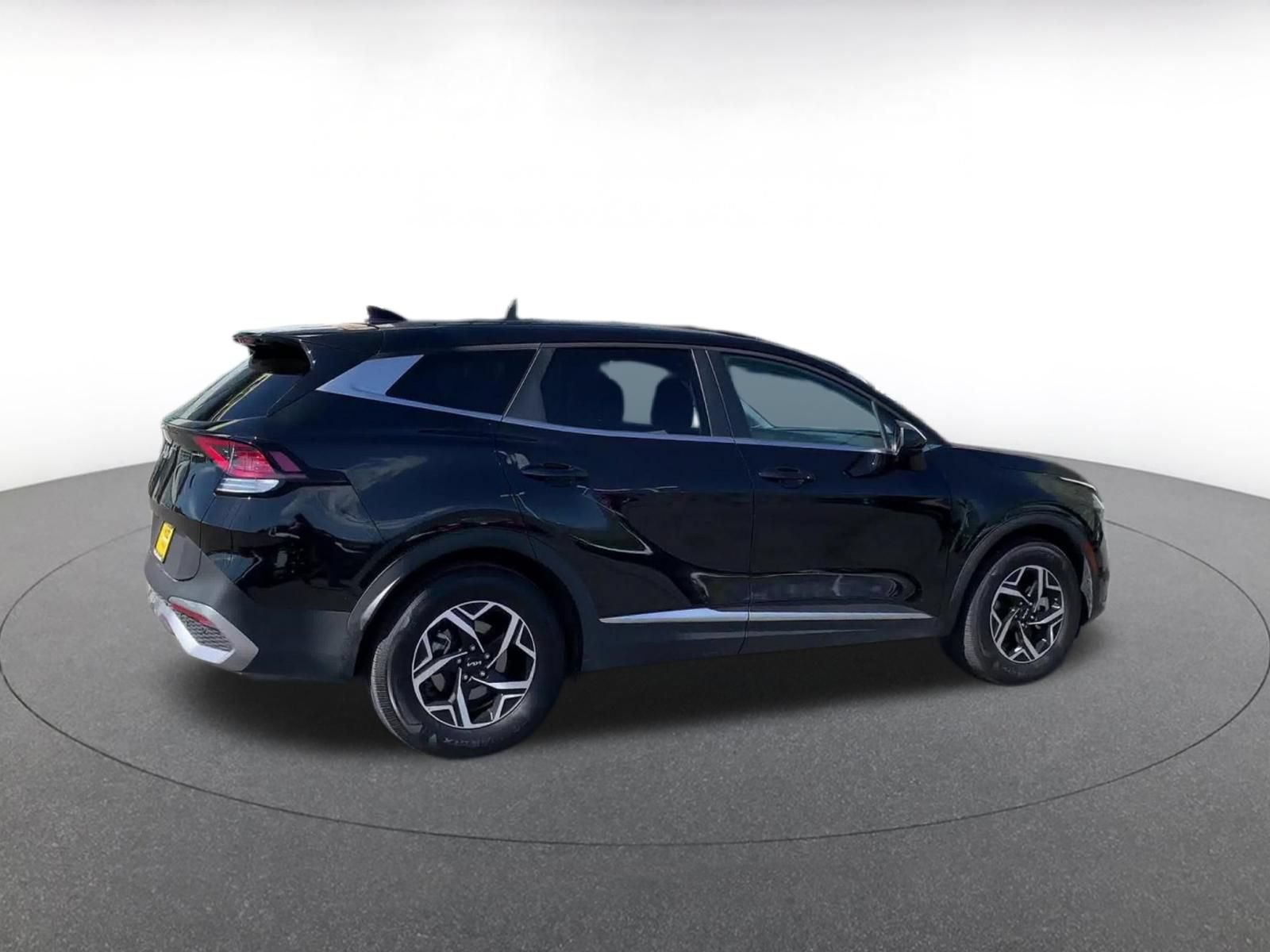 Used 2025 Kia Sportage LX FWD image 14