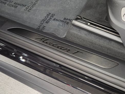 Certified 2026 Porsche Macan Turbo AWD/4WD image 17