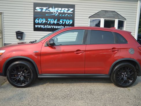 Used 2017 Mitsubishi Outlander Sport ES AWD/4WD image 2