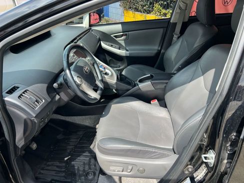 Used 2014 Toyota Prius Four w/ Solar Roof Package image 8