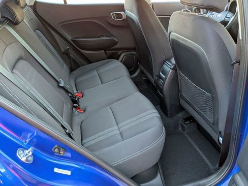 Used 2025 Hyundai Venue SEL image 31