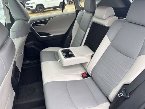 Certified 2021 Toyota RAV4 Limited AWD/4WD image 34