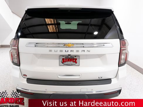 Used 2021 Chevrolet Suburban LT w/ Rear Media and Nav Package RWD image 4