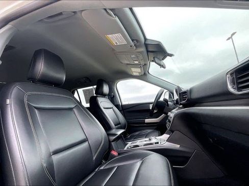 Used 2023 Ford Explorer XLT w/ Equipment Group 202A image 27