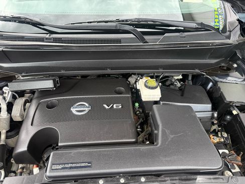Used 2015 Nissan Pathfinder Platinum AWD/4WD image 8