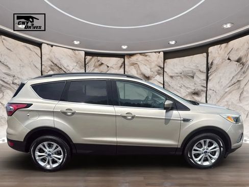 Used 2018 Ford Escape SE AWD/4WD image 5