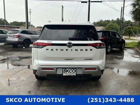 Used 2025 Nissan Pathfinder Platinum FWD image 4