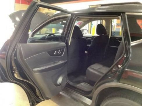 Used 2017 Nissan Rogue SV AWD/4WD image 8