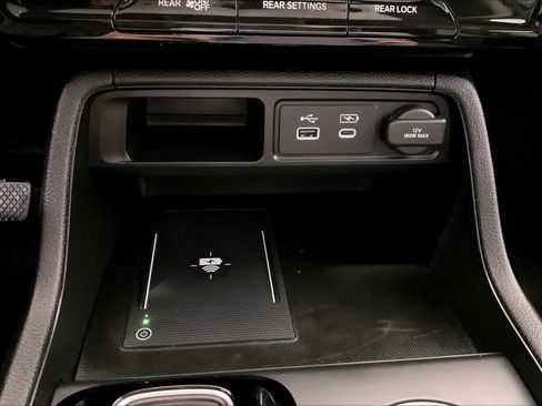 Used 2023 Honda Pilot Touring image 28