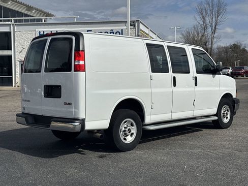 Used 2024 GMC Savana 2500 w/ Driver Convenience Package image 10