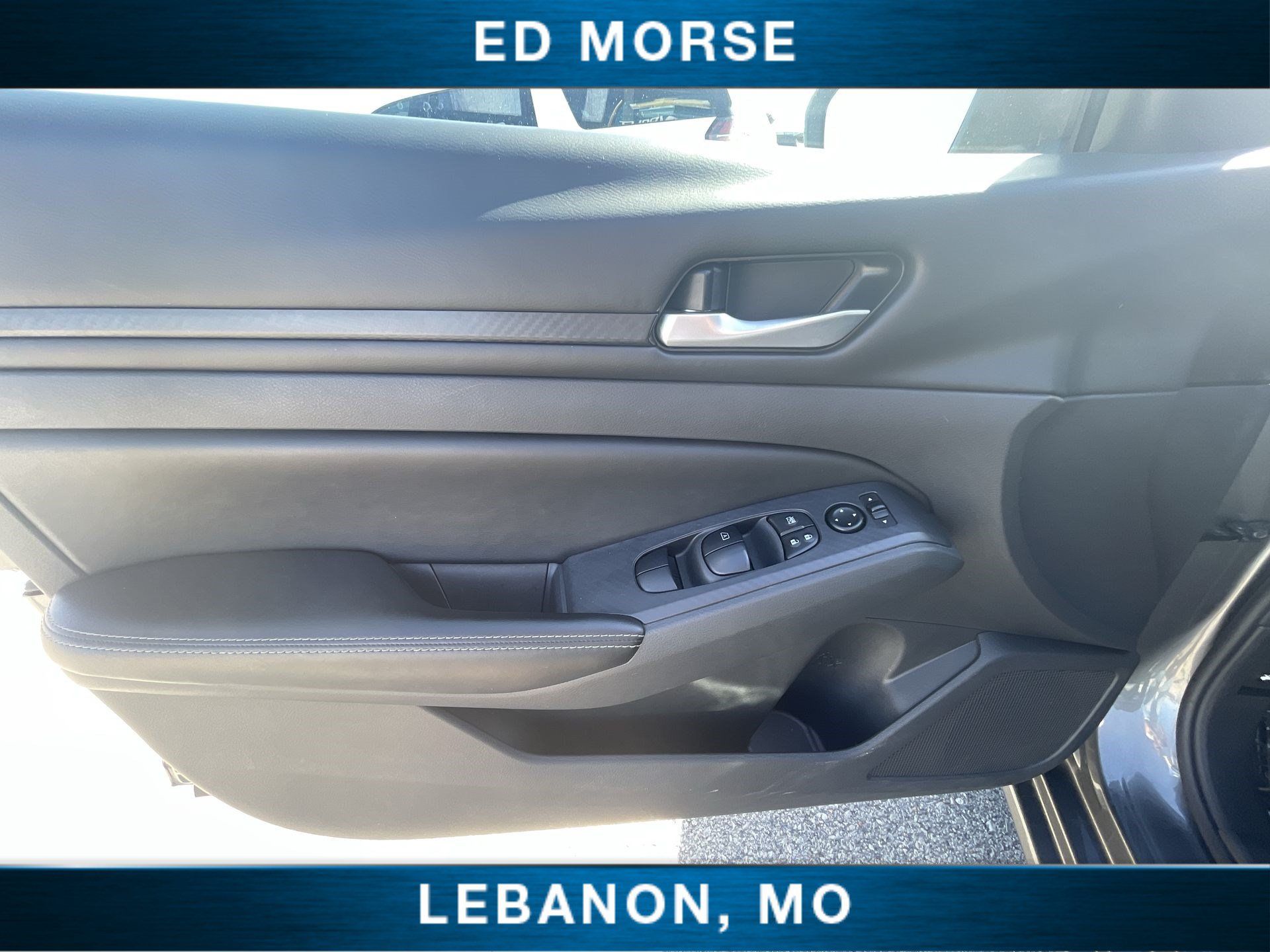 Used 2025 Nissan Altima 2.5 SV FWD image 21