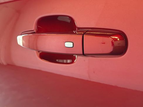 Used 2023 GMC Acadia SLT FWD image 12