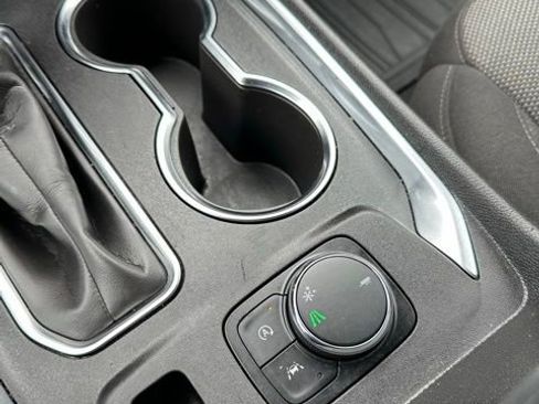 Used 2023 Chevrolet Traverse LT FWD image 30