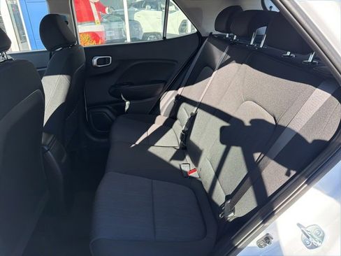 Certified 2025 Hyundai Venue SE image 32